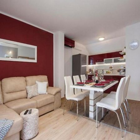 Apartment Dar Murter Bagian luar foto