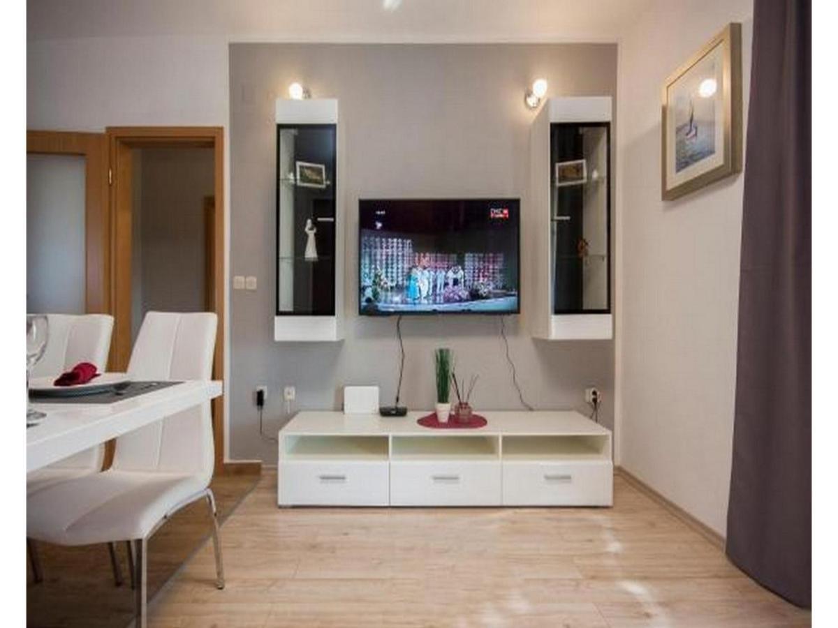 Apartment Dar Murter Bagian luar foto