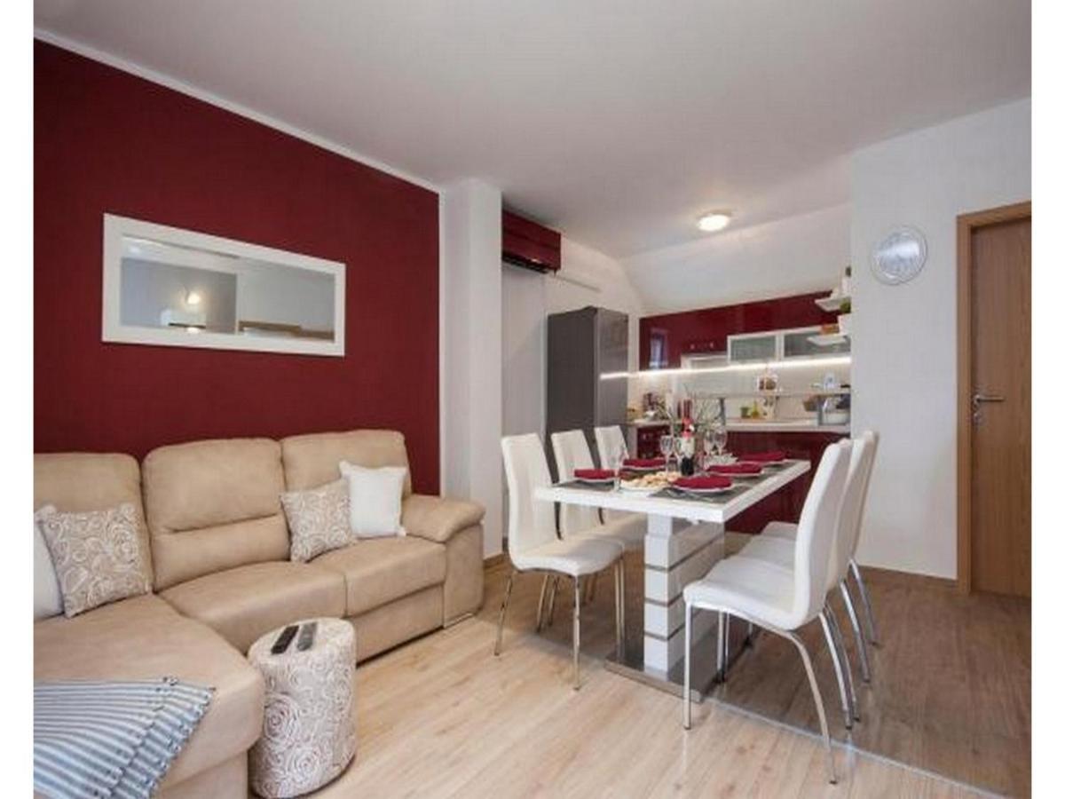 Apartment Dar Murter Bagian luar foto