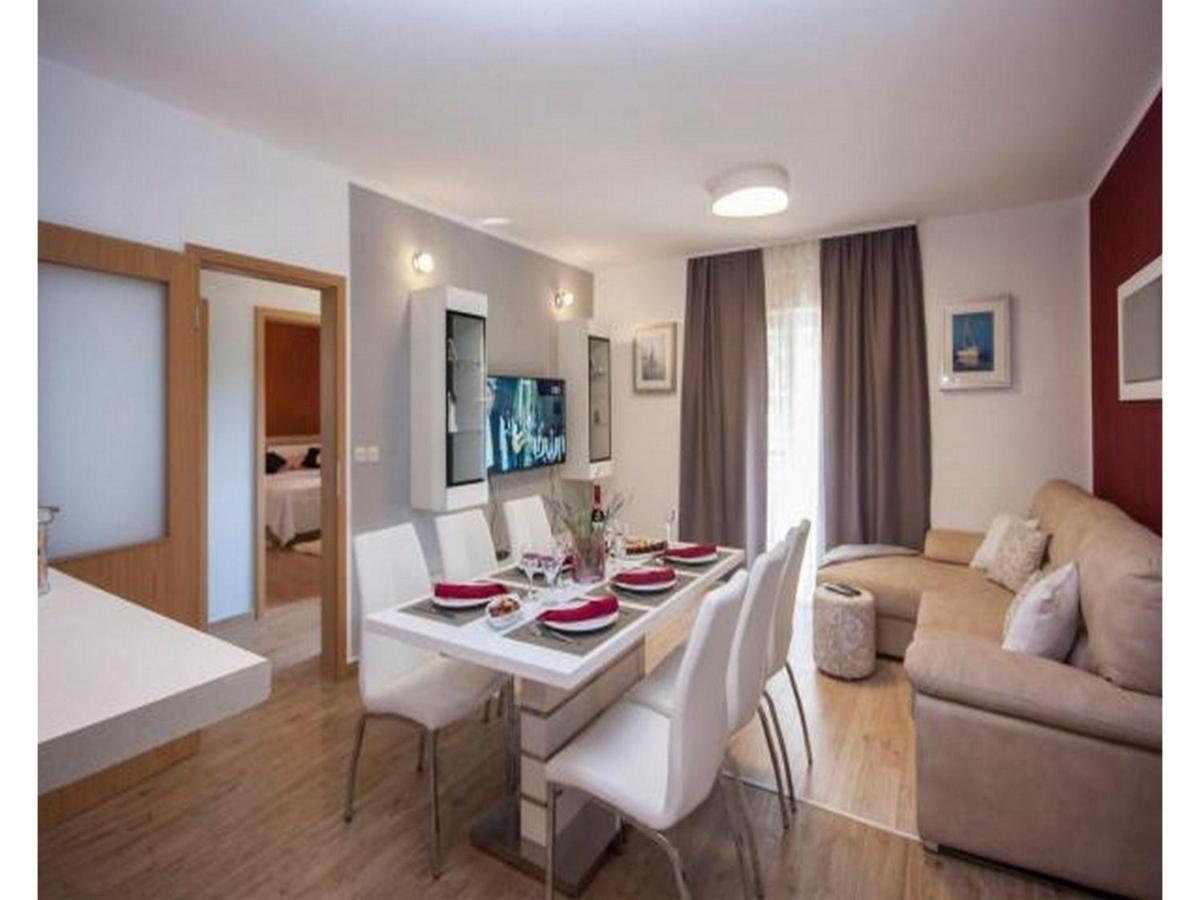 Apartment Dar Murter Bagian luar foto