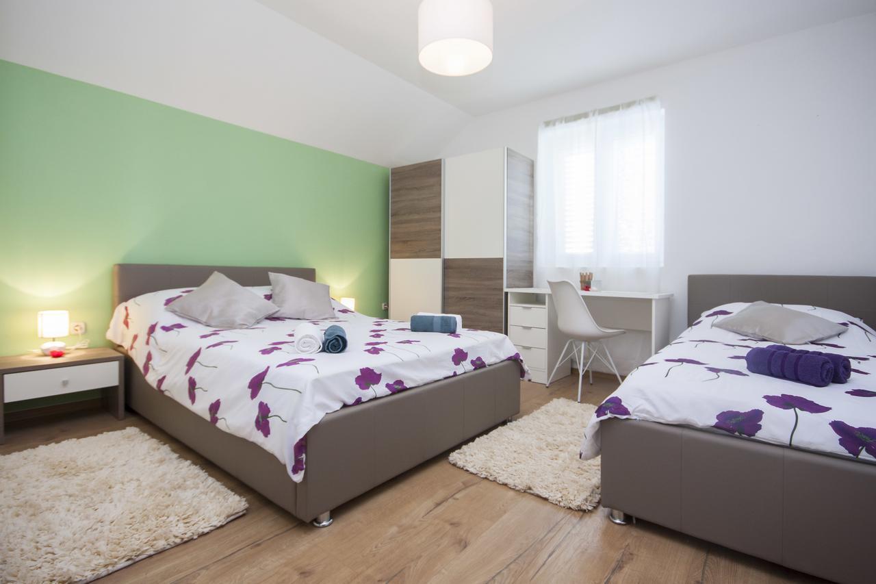 Apartment Dar Murter Bagian luar foto